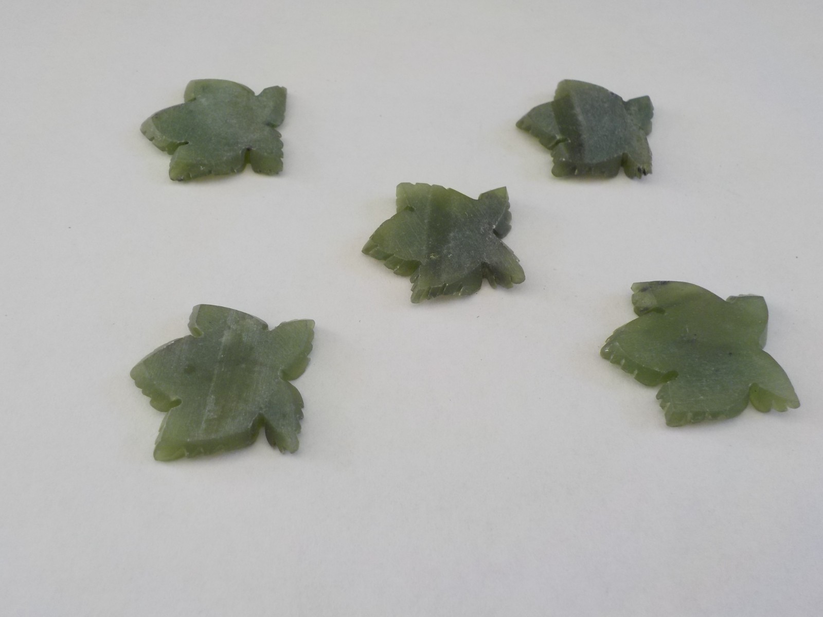 Geen Stone Leaf No Holes Flat Back (5/16″) Total 5 Craft Jewelry Making Supply