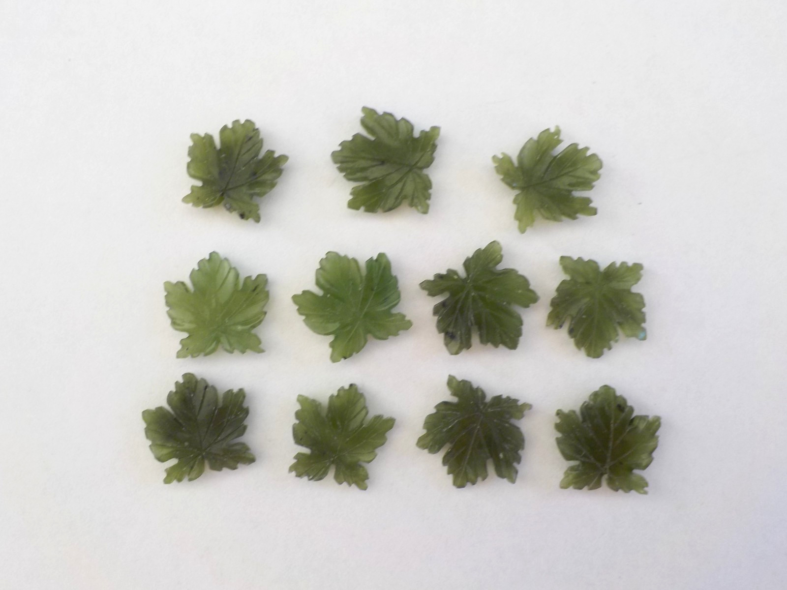 Geen Stone Leaf No Holes Flat Back (1/2″) Total 11 Craft Jewelry Making Supply