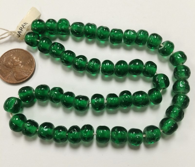 50 VINTAGE JAPANESE CHERRY BRAND GLASS SIMULATED EMERALD 8mm BAROQUE BEADS 4600T