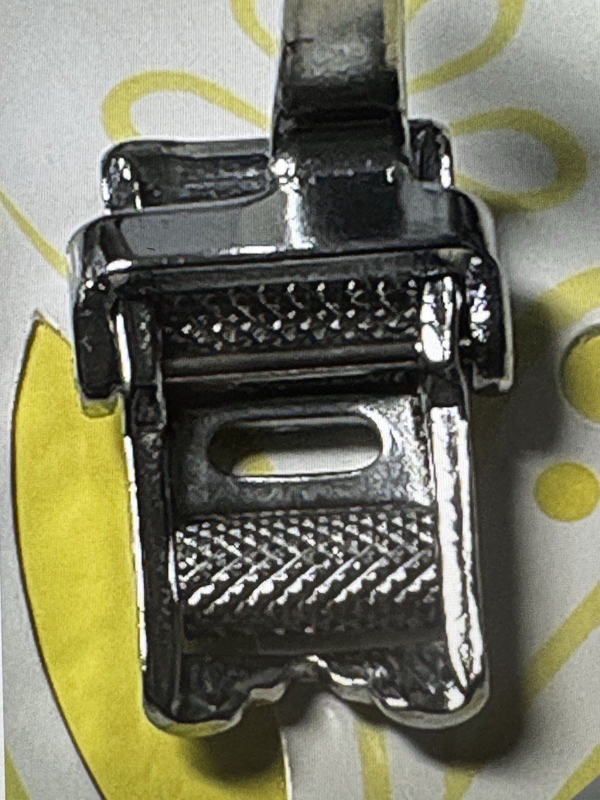 Vintage Low Shank Needle Sewing Machine Roller Foot fits your Singer 15 99 221