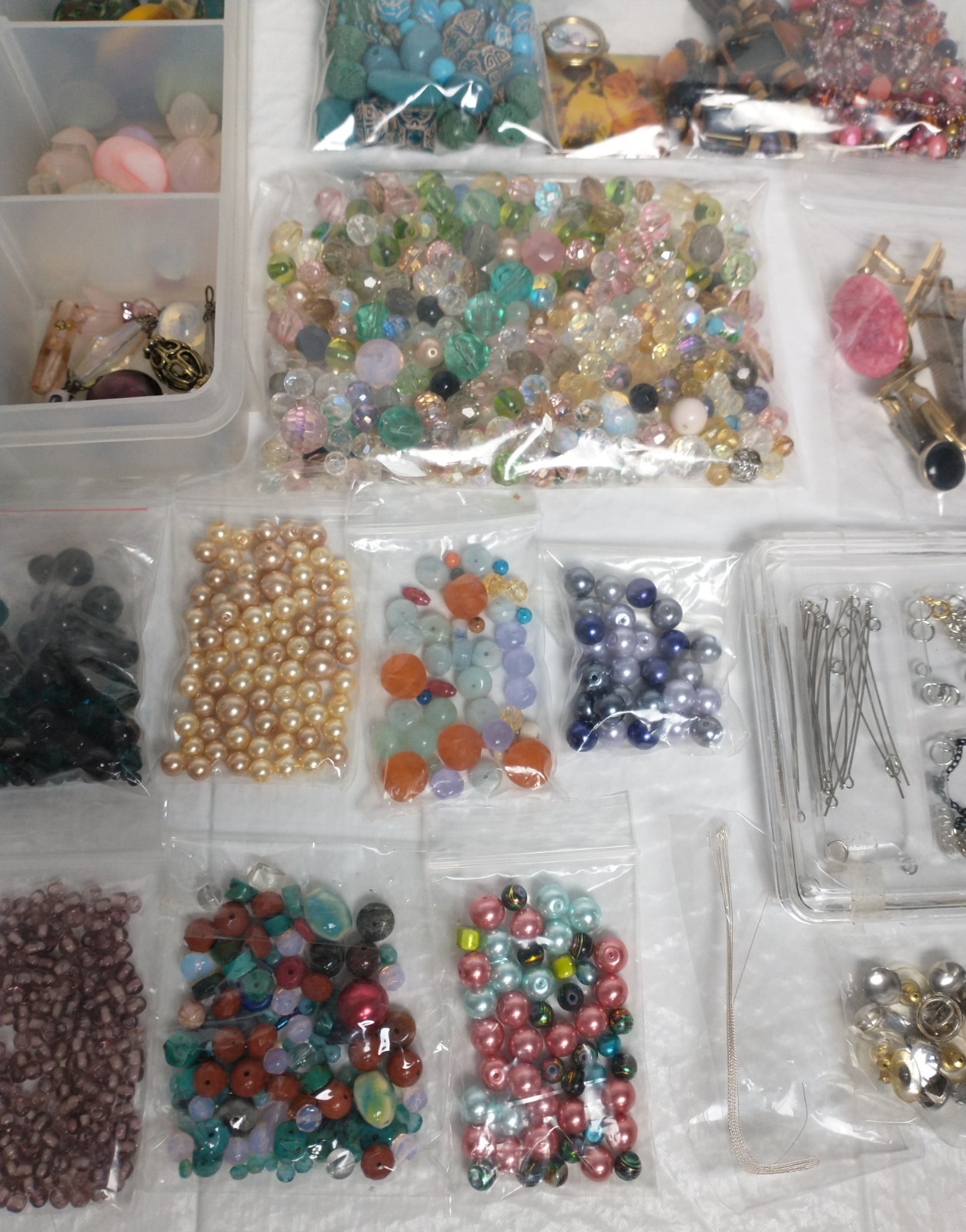Jewelry Making Lot Mixed Colorful Beads Chains Barrett Blanks Plastic Case
