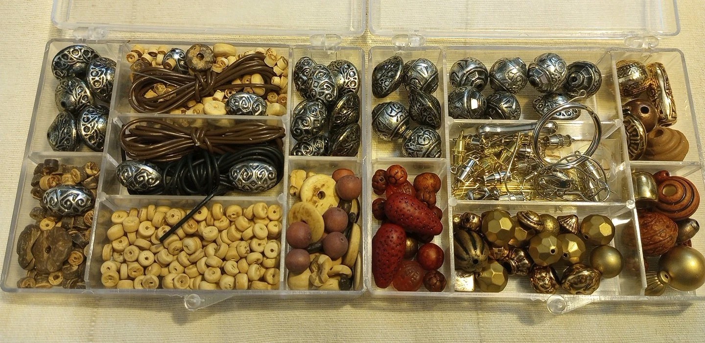 Jewelry Beads And Accessories Set Of 2 Divided Containers