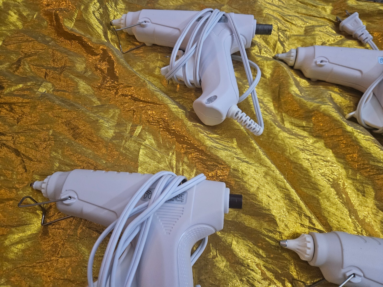 26 LOT OF SUREBONDER Glue GUN AND ARTISAIRE Wax GUN GUNS Low Temp CRAFTING Tool!