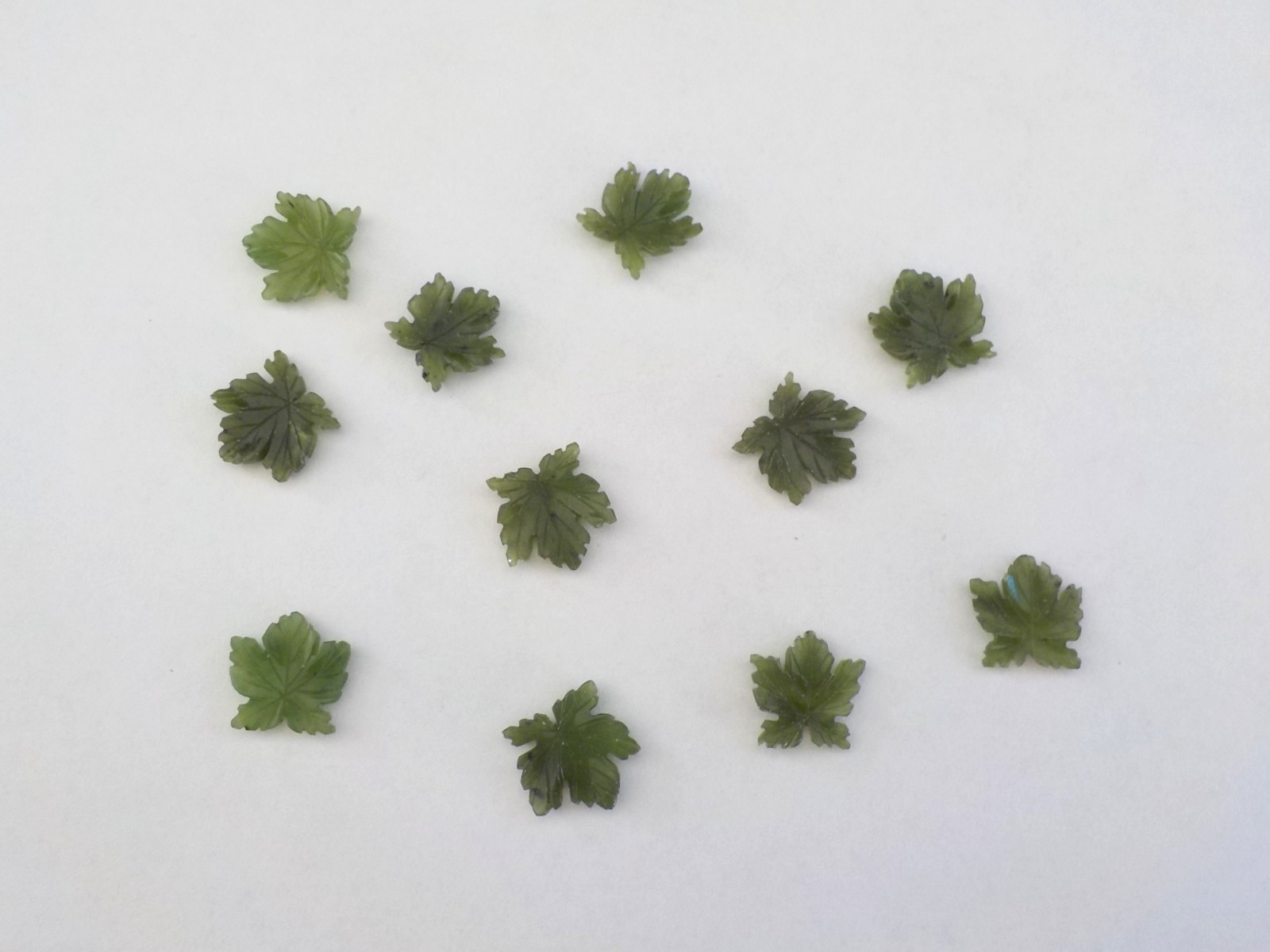 Geen Stone Leaf No Holes Flat Back (1/2″) Total 11 Craft Jewelry Making Supply