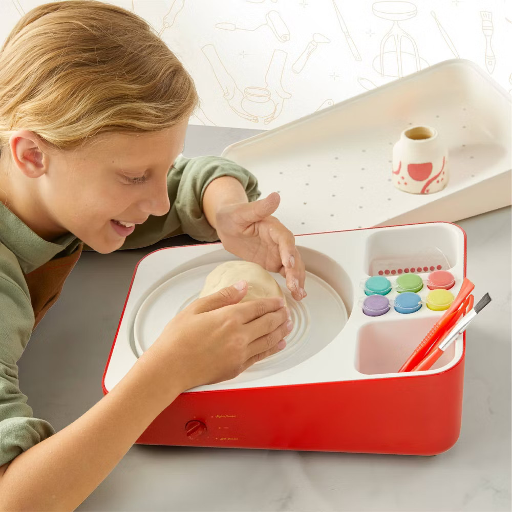 FAO Schwarz Pottery Wheel Studio All-In-One Sculpting Workstation