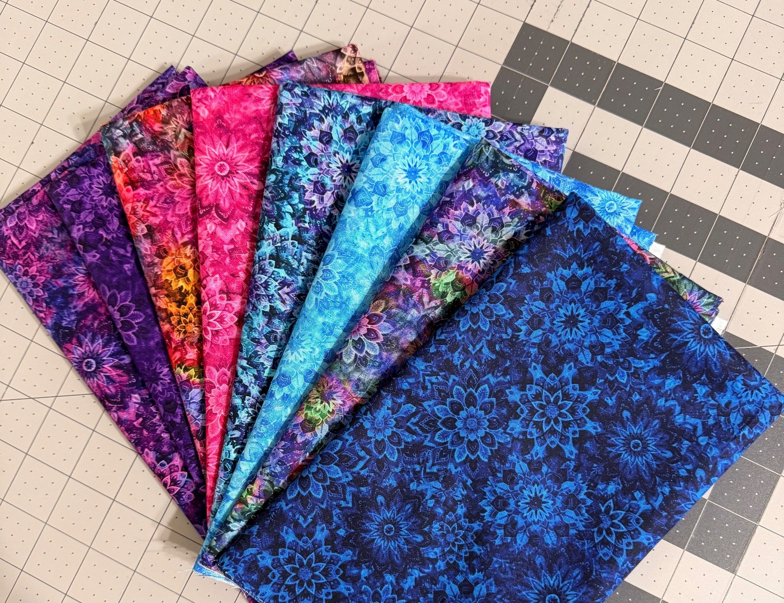 Dancing Dahlias cotton Fat Quarters 18″ x 21″ – 8 designs