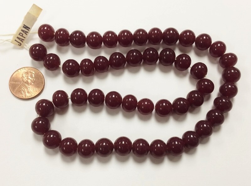 50 VINTAGE JAPAN CHERRY BRAND GLASS DARK CARNELIAN 10mm. SMOOTH ROUND BEADS 4560