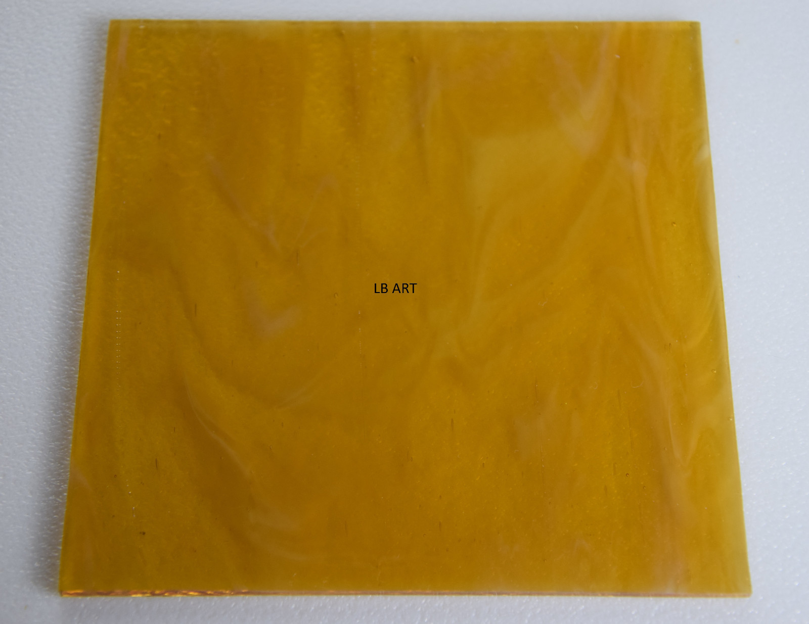 2137.00 MEDIUM AMBER, WHITE OPAL 4″ x 4″ BULLSEYE 3mm THICK GLASS SQUARE 90 COE