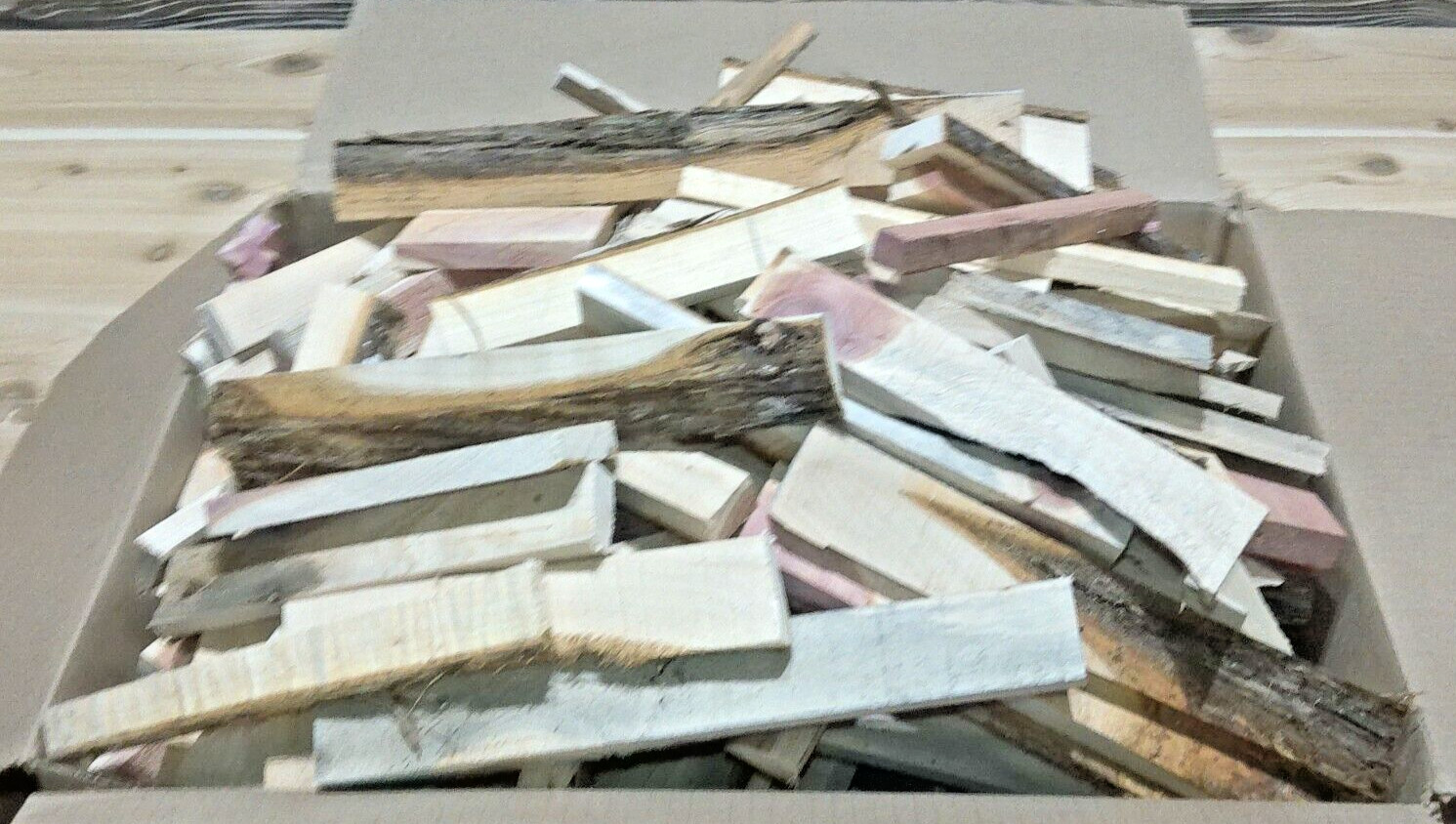 Eastern Red Cedar Fresh Aromatic Wood Scrap Pieces 12 Pounds FREE SHIPPING!