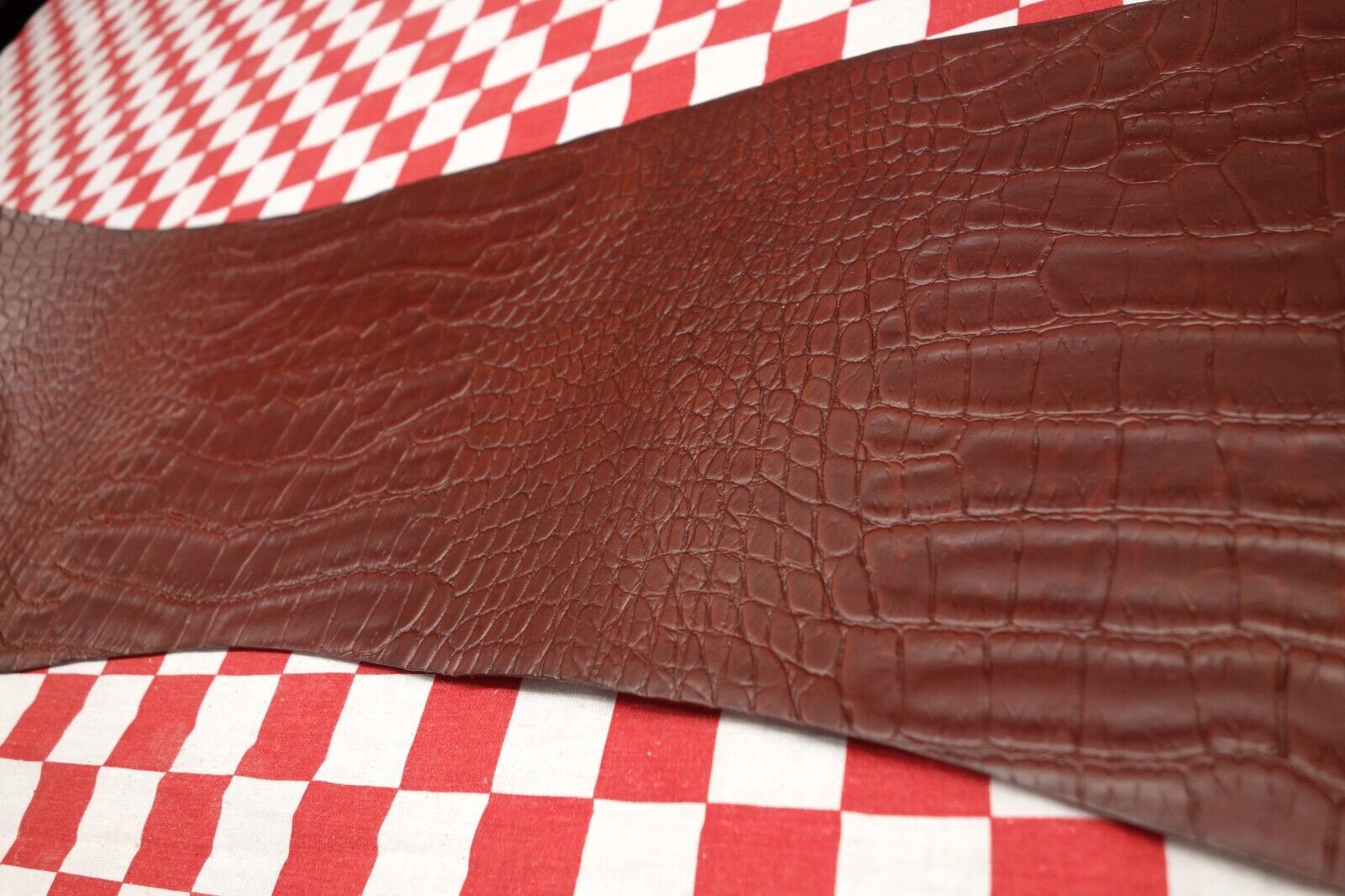 Embossed Tan Chromexcel Horsebutt Alligator Strip. 2.9 Square feet. 5 oz.