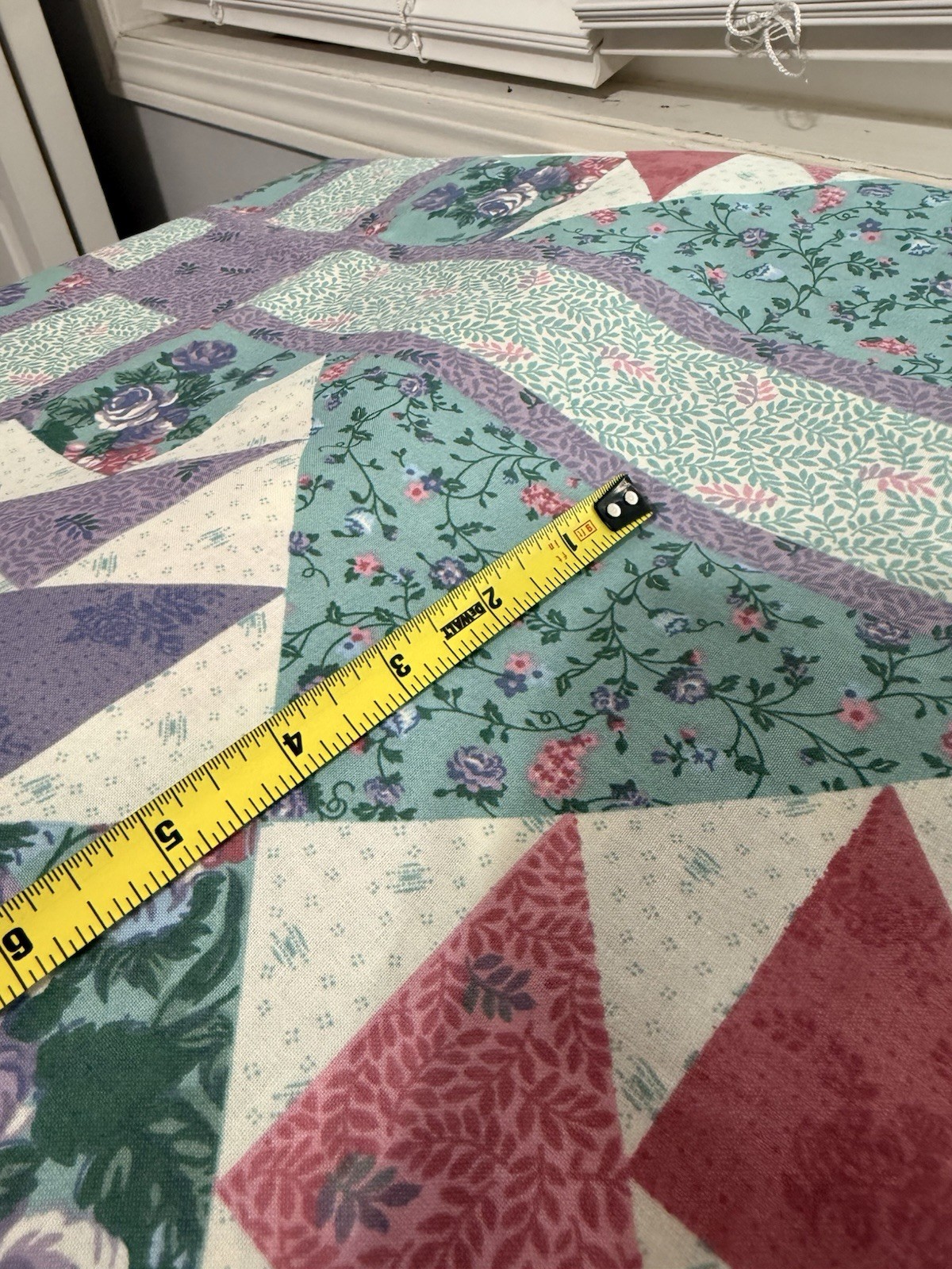 90”x107” VTG CHEATER QUILT FABRIC Spring Industries Pastel Purple Floral Cotton