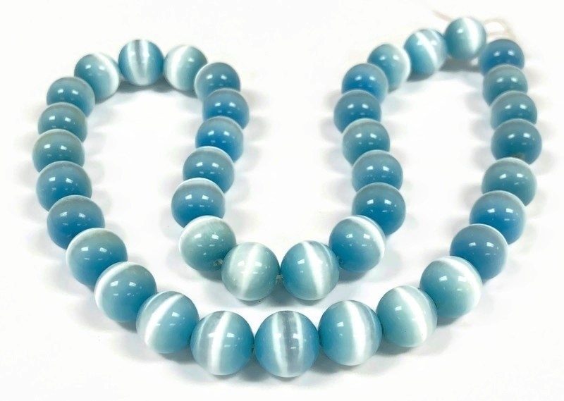 38 Cat’s Eye Fiber Optic Glass Turquoise 10mm. Smooth Round Beads 2592