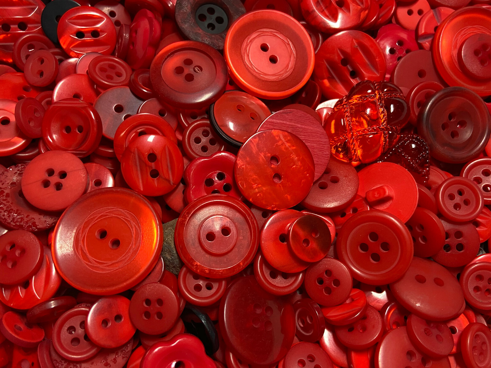 Incredible Mixed Lot Of Dyed RED Premium Buttons All Sizes For Embellishments