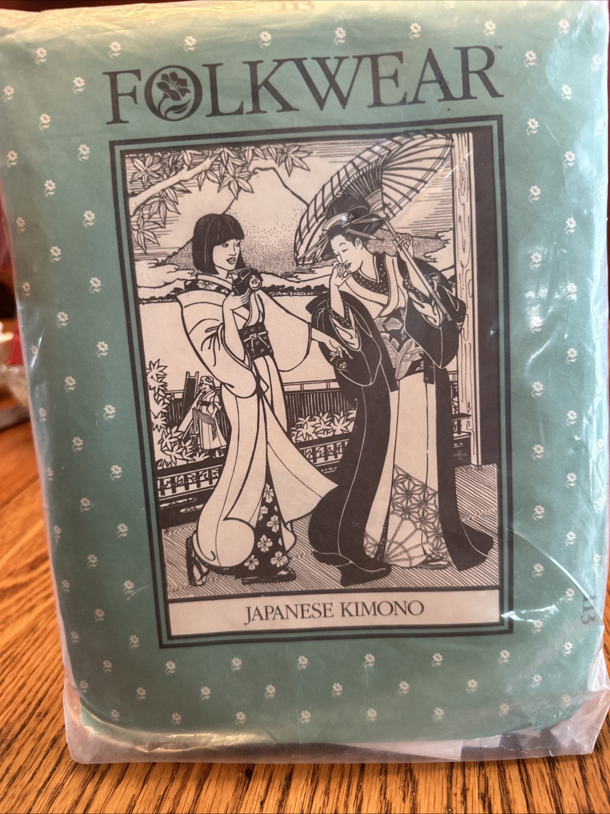 FOLKWEAR PATTERN #113 – JAPANESE KIMONO – NEW UNCUT FACTORY FOLDED – UNISEX