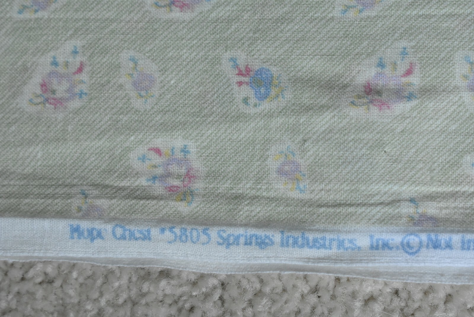 By 1/2 Yd, Vintage, Pastel Pink & Purple on Green Quilt Cotton, Springs, P7649