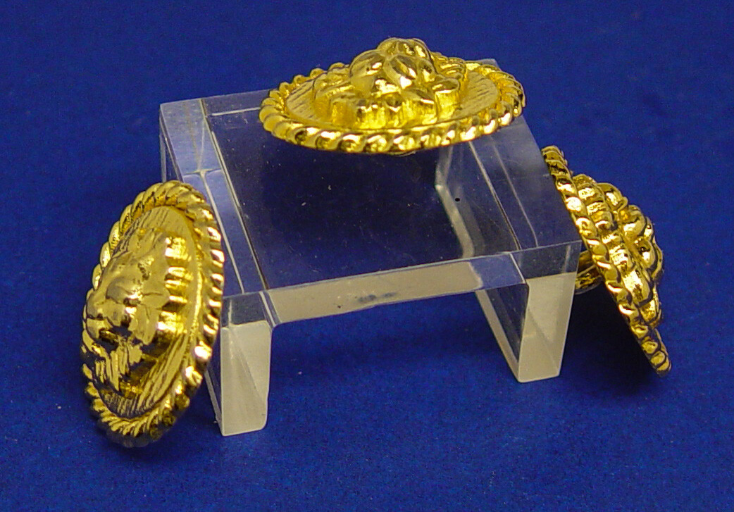 3 Unknown brand gold tone Lion-head solid metal buttons, good used condition