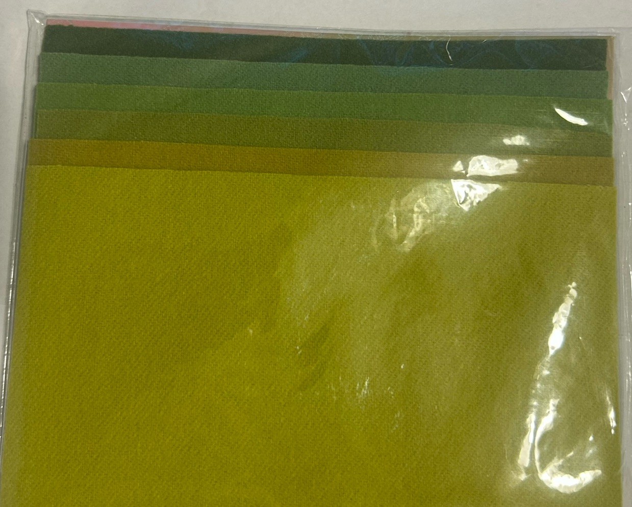 Sue Spargo Merino Wool Fabric Pack – GREEN – 1/32 – 9″x 7″ – 6 pieces
