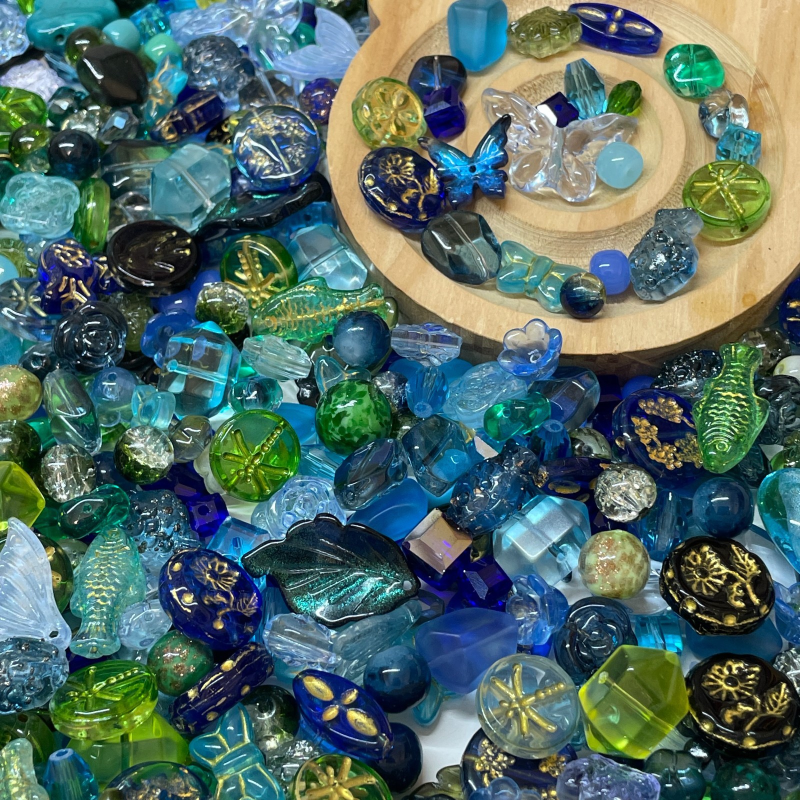 100g Glass beads lot jewelry making mix variety bead supplies Read Description