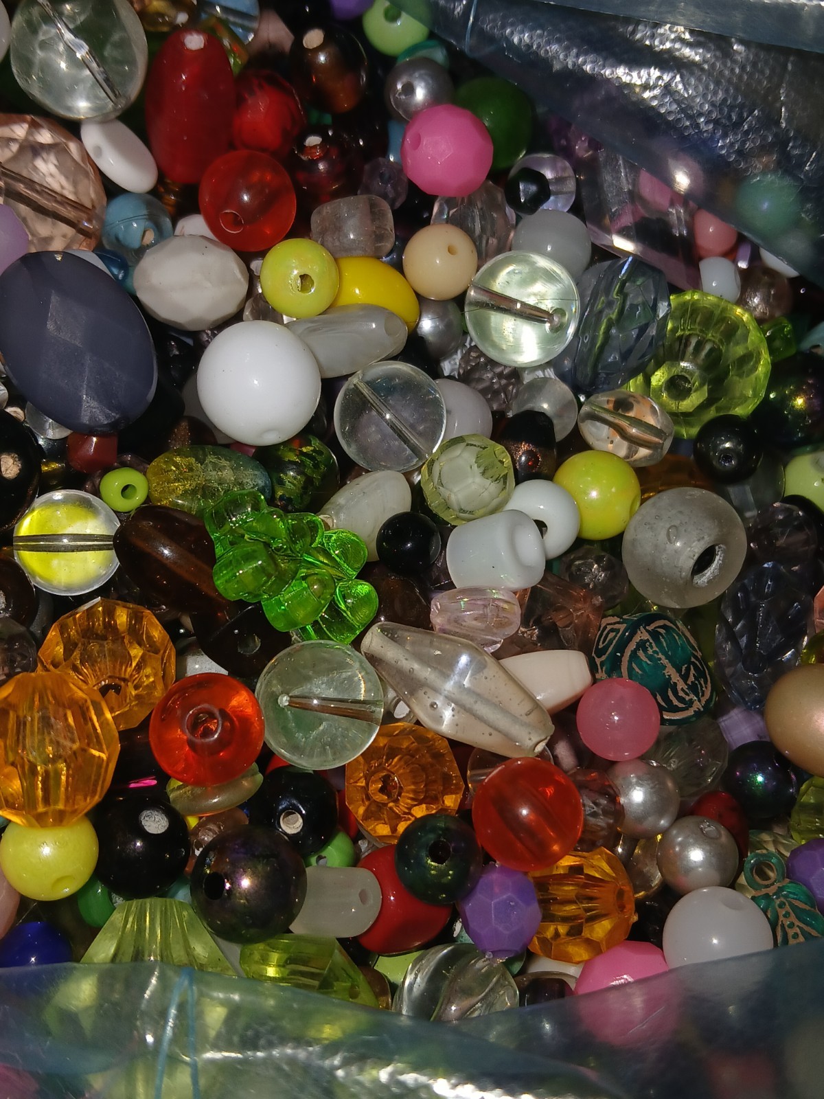 HUGE 5 1/2 Pounds Mixed Loose Beads Bulk Lot for Jewelry Making and DlY Crafts!