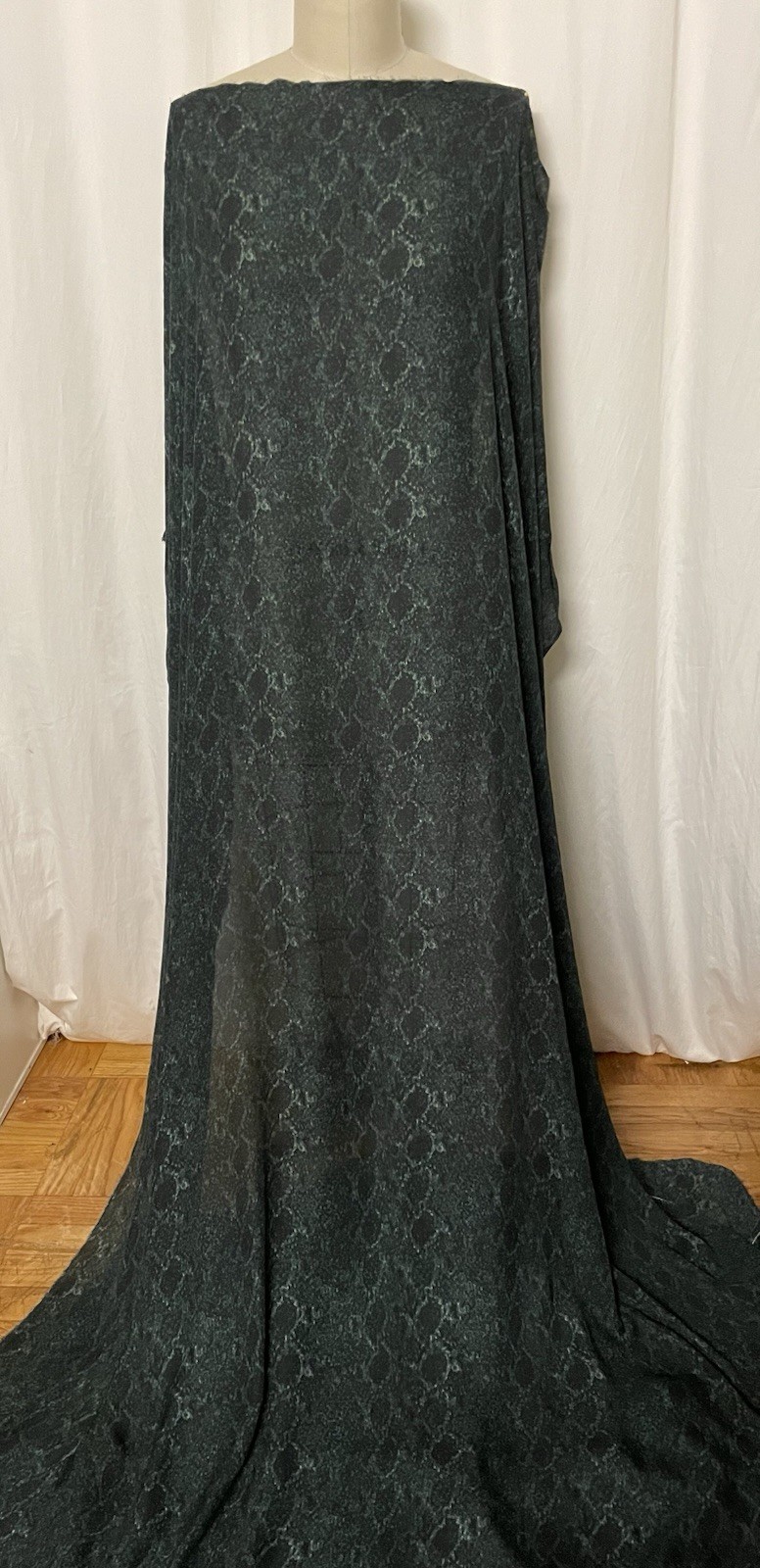 100% Silk Georgette Green Black Abstract Snake Skin Fabric By The Yard 56″ Wide