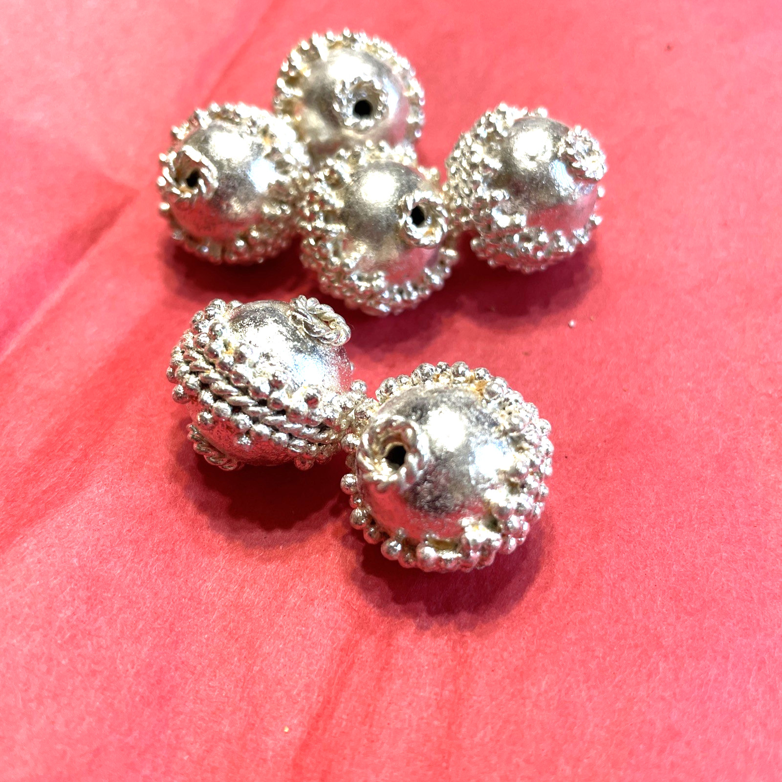Bali Beads Silver Tone 6pcs Ornate Filigree Ethnic Tribal 19MM Vintage Bead lot