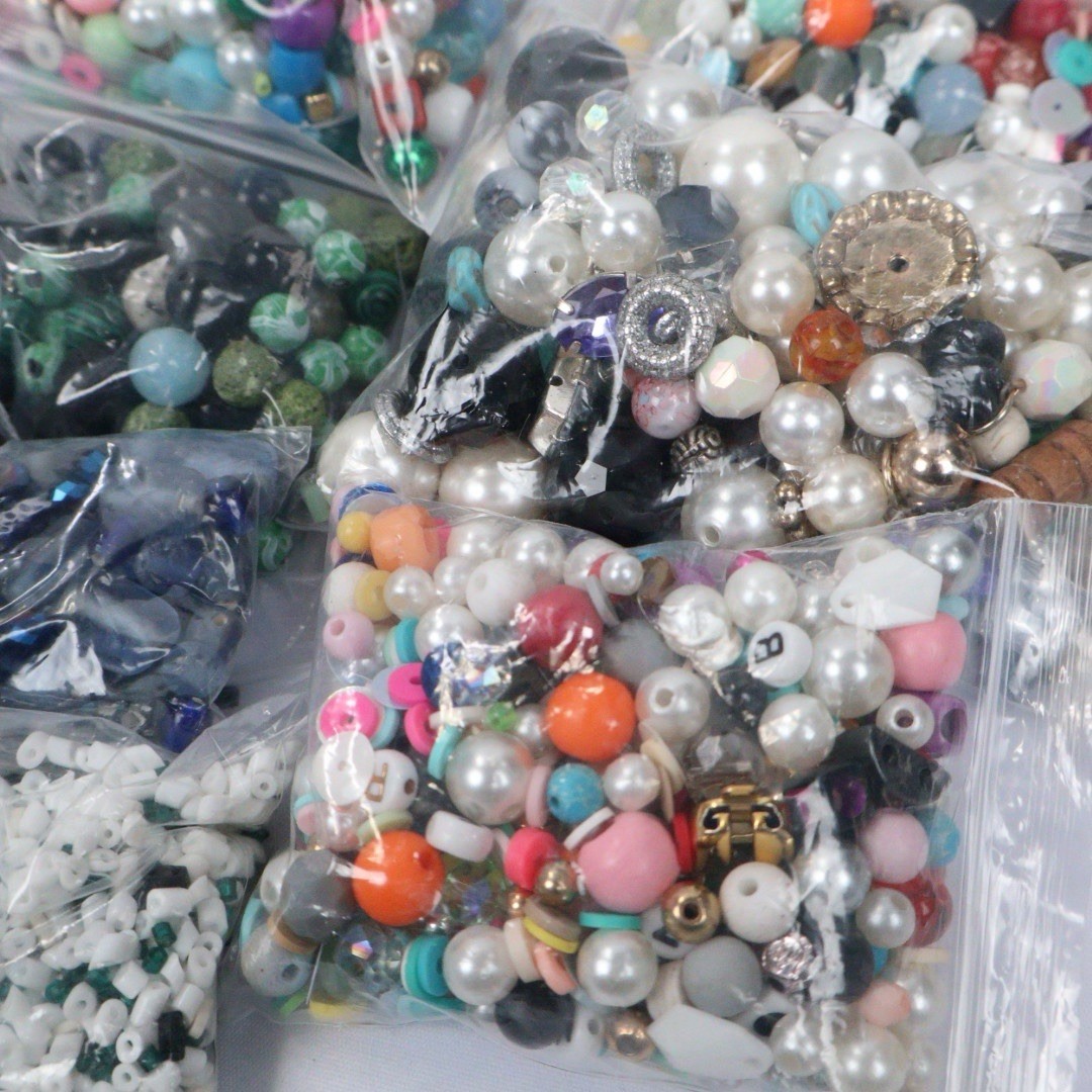 Bulk Mixed Lot Beads 2 lbs Bead Soup Vtg & Modern Jewelry Finding Crafting