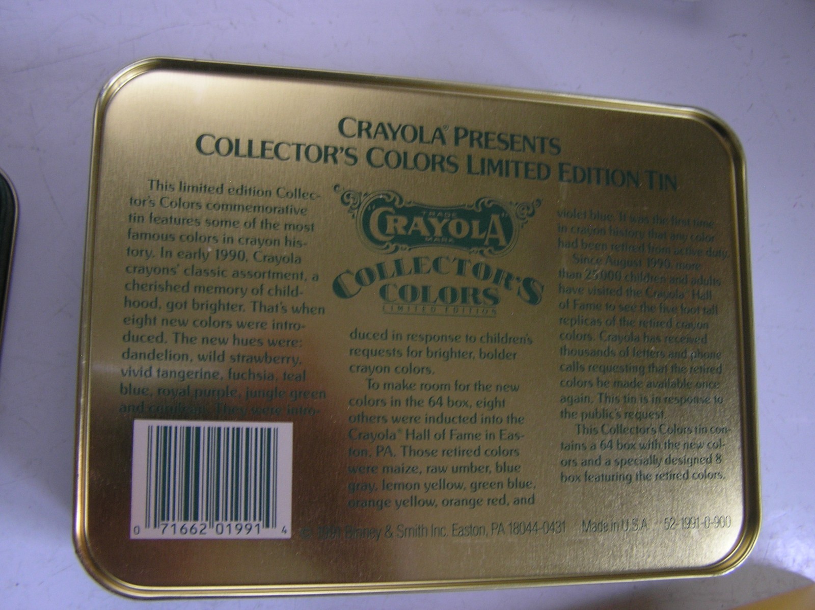 Crayola Crayons Collectors Tin 1991 (72 Crayons) & A Box Of 96 From 2004