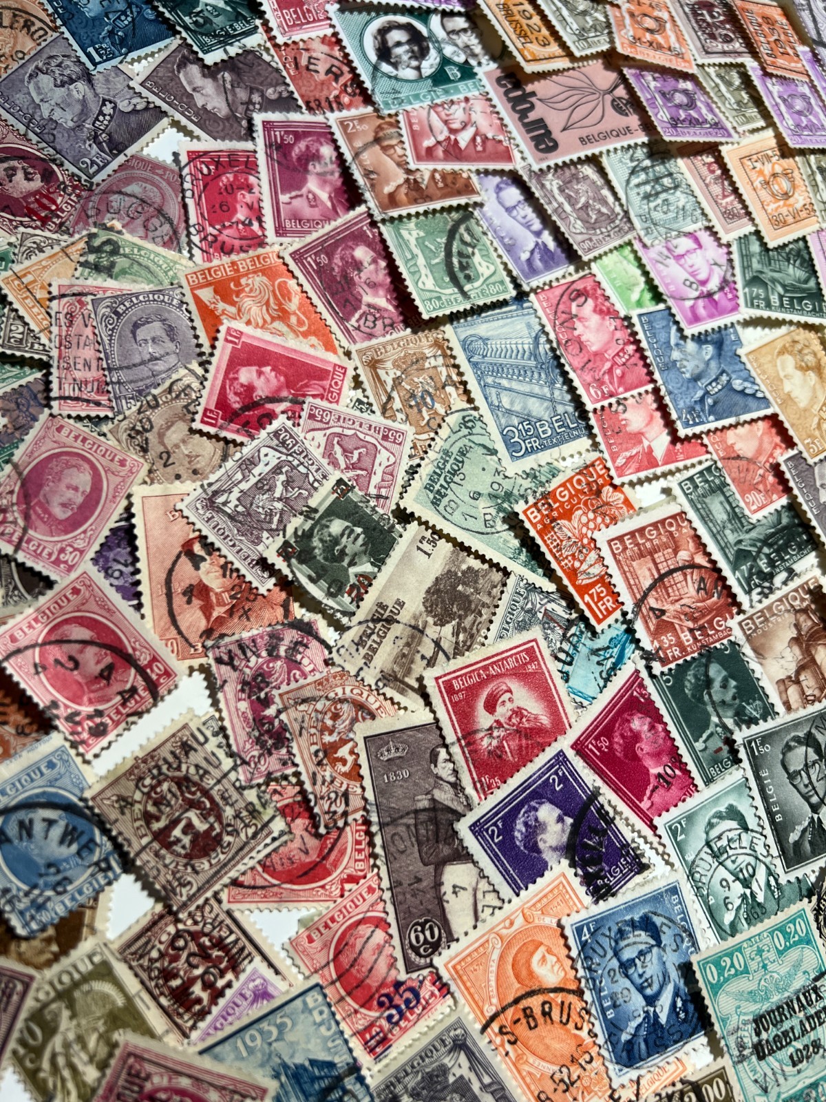 Choose a country! 20 Stamps per country (or as marked), USED or MINT (as marked)