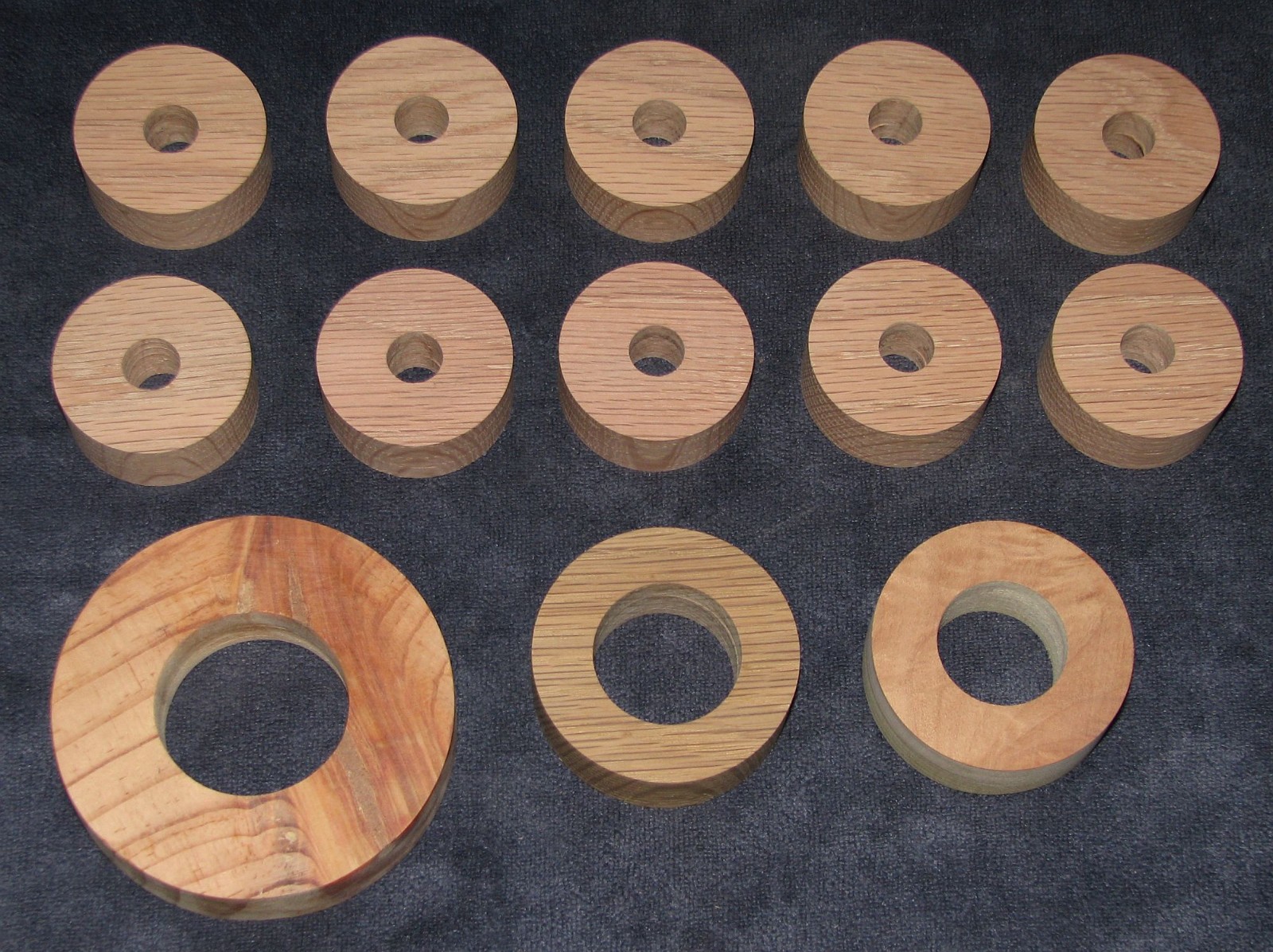 4-8PCS Pine Wood Craft Circles Discs Rounds 3/4″ Thick 2″ TO 5.25″ Medium Sanded