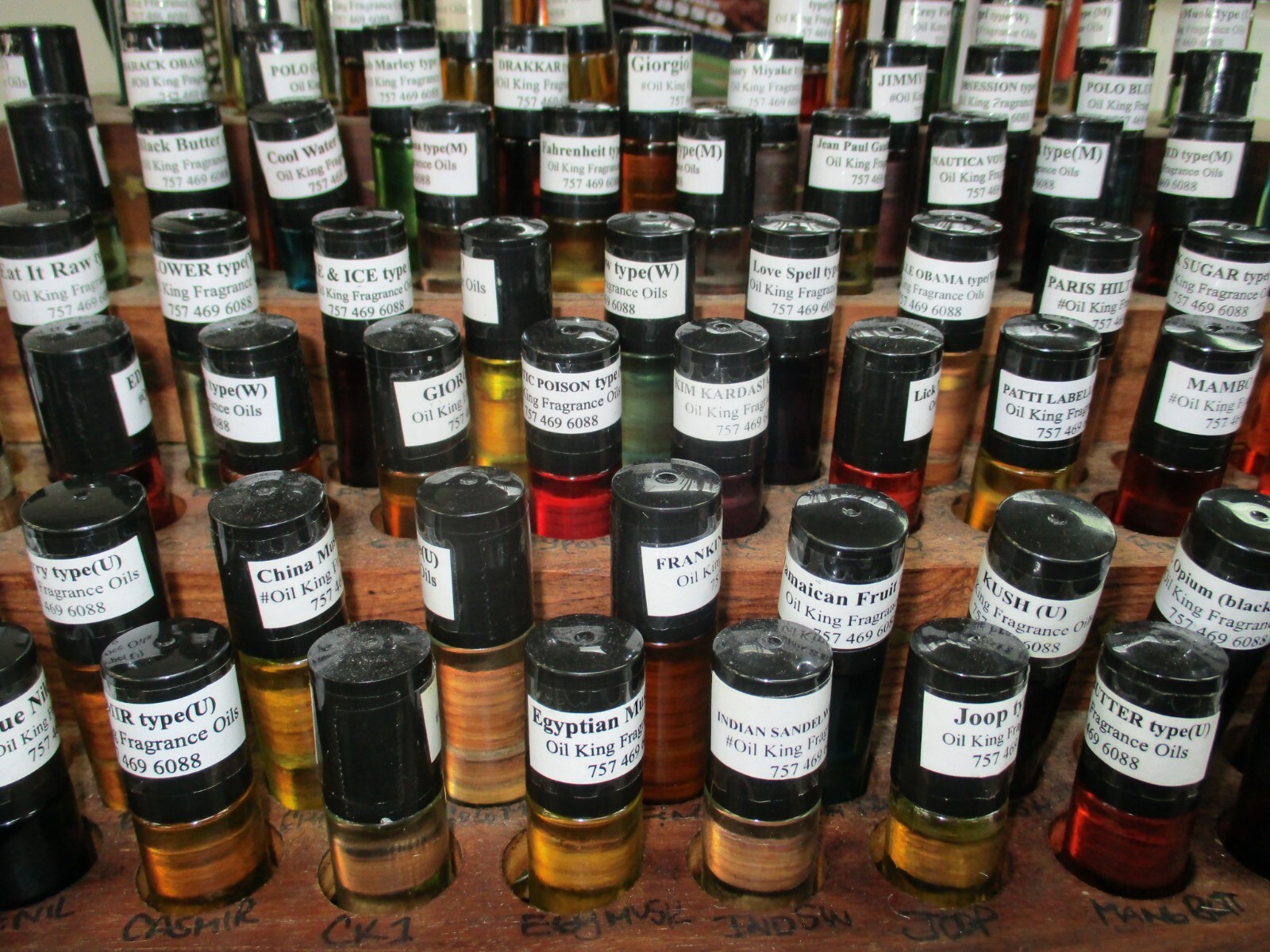 1oz. AMAZING LONG LASTING FRAGRANCE OIL SCENTS ” W ” for LOTIONS and ROLL-ONS.