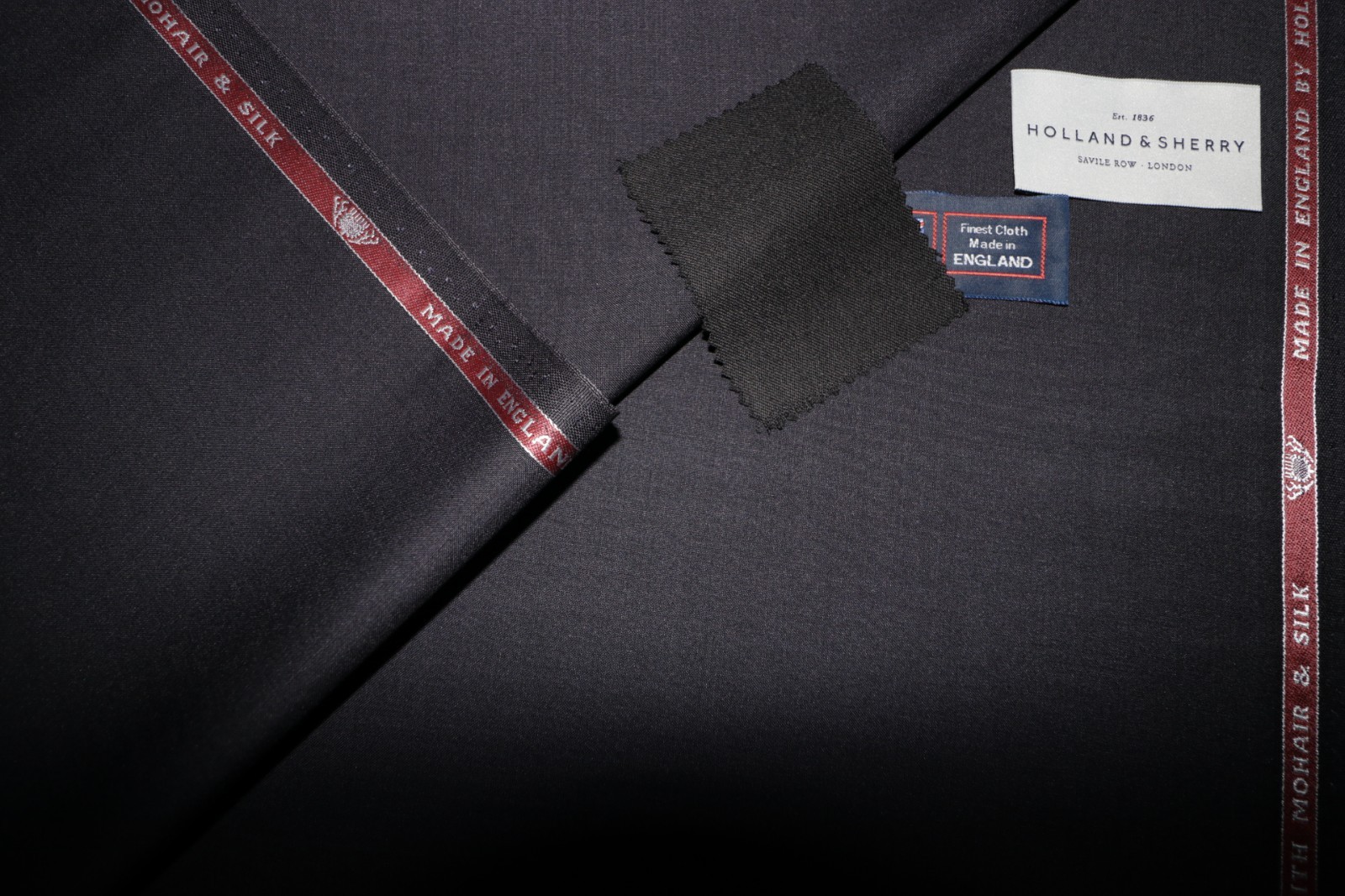 100% SUPER 120’s WOOL SUITING FABRIC MADE IN ENGLAND By Martin Sons & Co.= 3.4 m