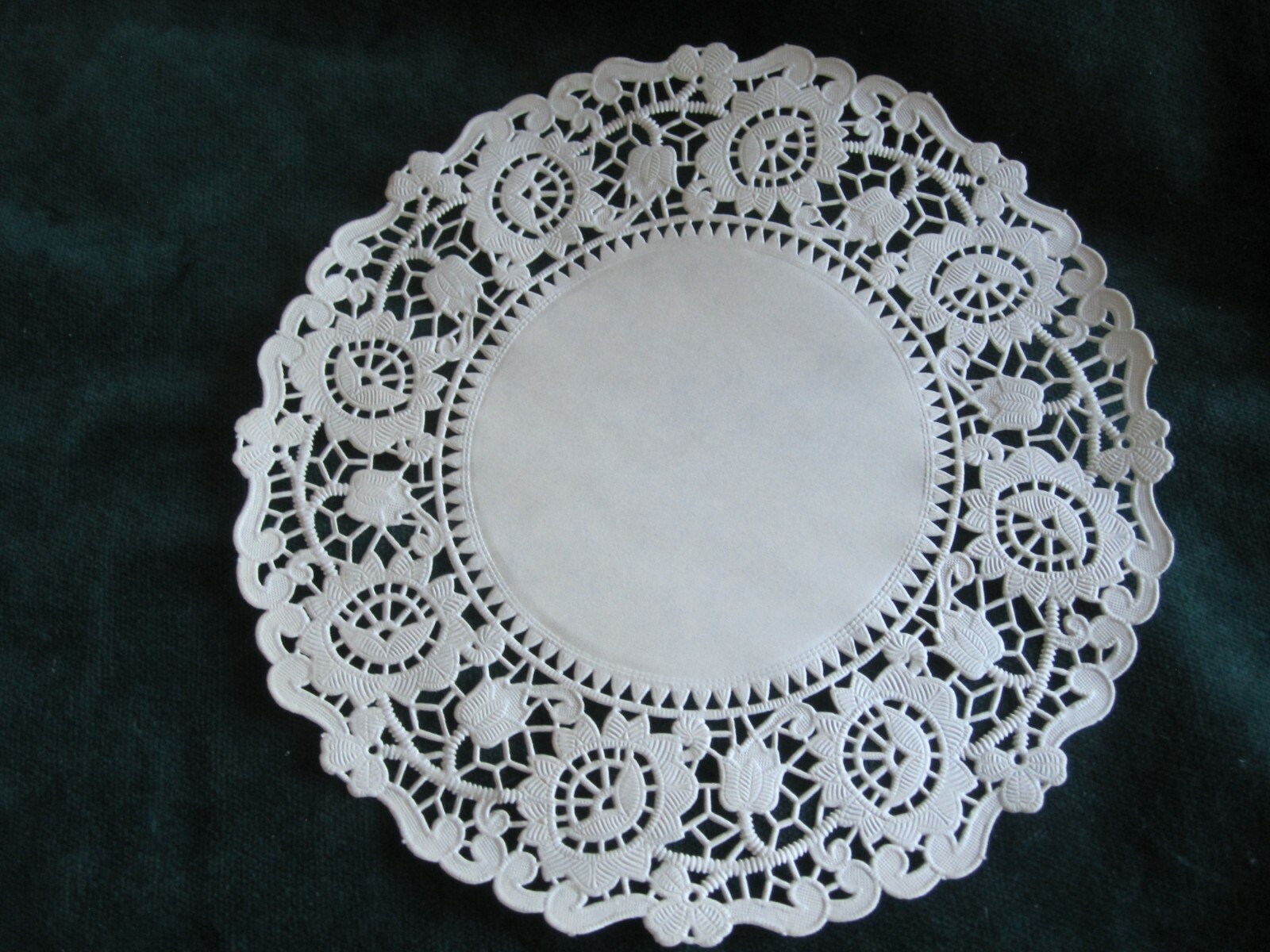 20 pcs VTG 1940’s 8″ Paper IVORY OFF White Lace Doily ROUND Floral Rare HTF