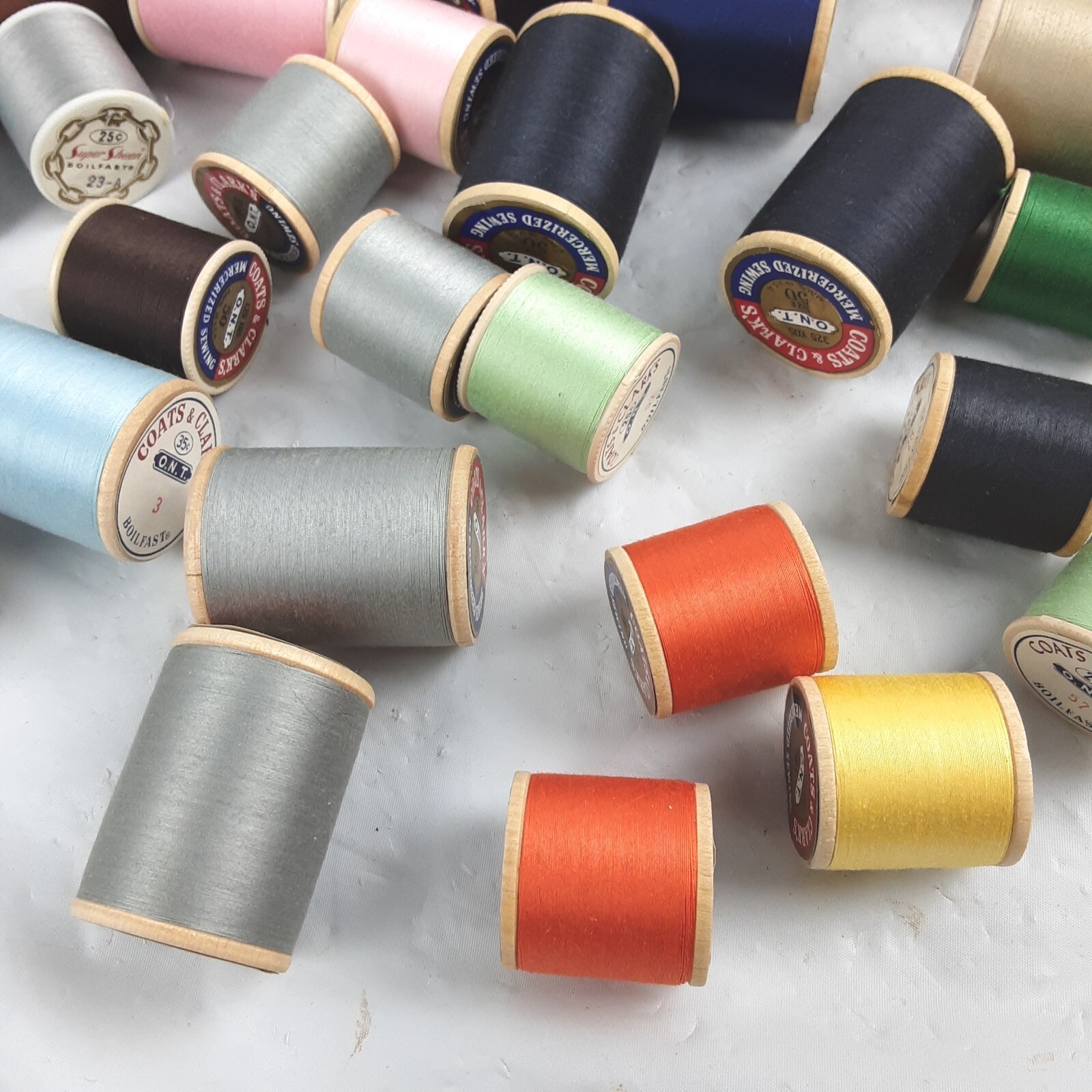 Multi Lot of 46 Varies Threads Multicolor Coats & Clarks, JP & Coats