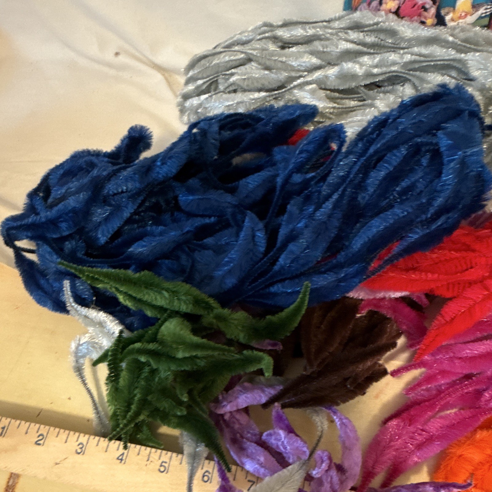 Mangelsen’s Multicolor Chenille Pipe Cleaners Lot w/ 2 Craft Books