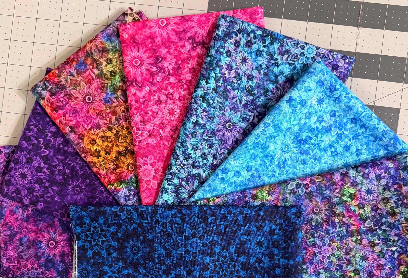 Dancing Dahlias cotton Fat Quarters 18″ x 21″ – 8 designs