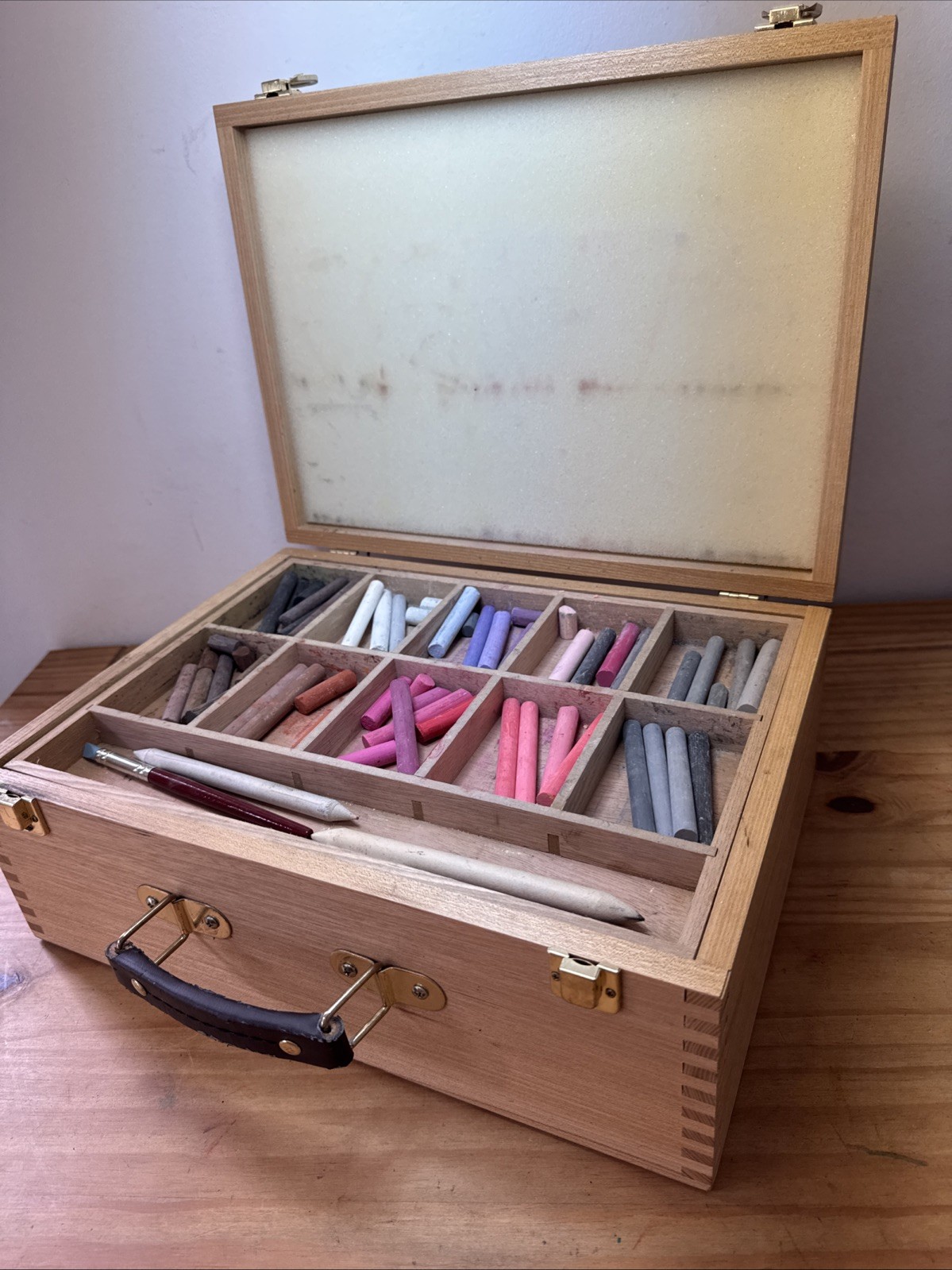 Wooden Pastels Storage Box 4 Trays PLUS Quality Soft Pastels Winsor Daler W373