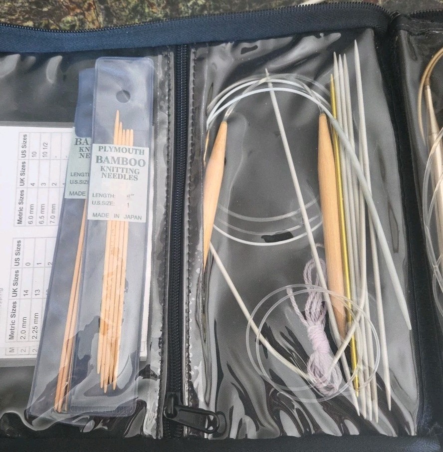 HUGE LOT OF VINTAGE KNITTING NEEDLES & CROCHET ALL SIZES LOTS OF BRANDS HOOPS