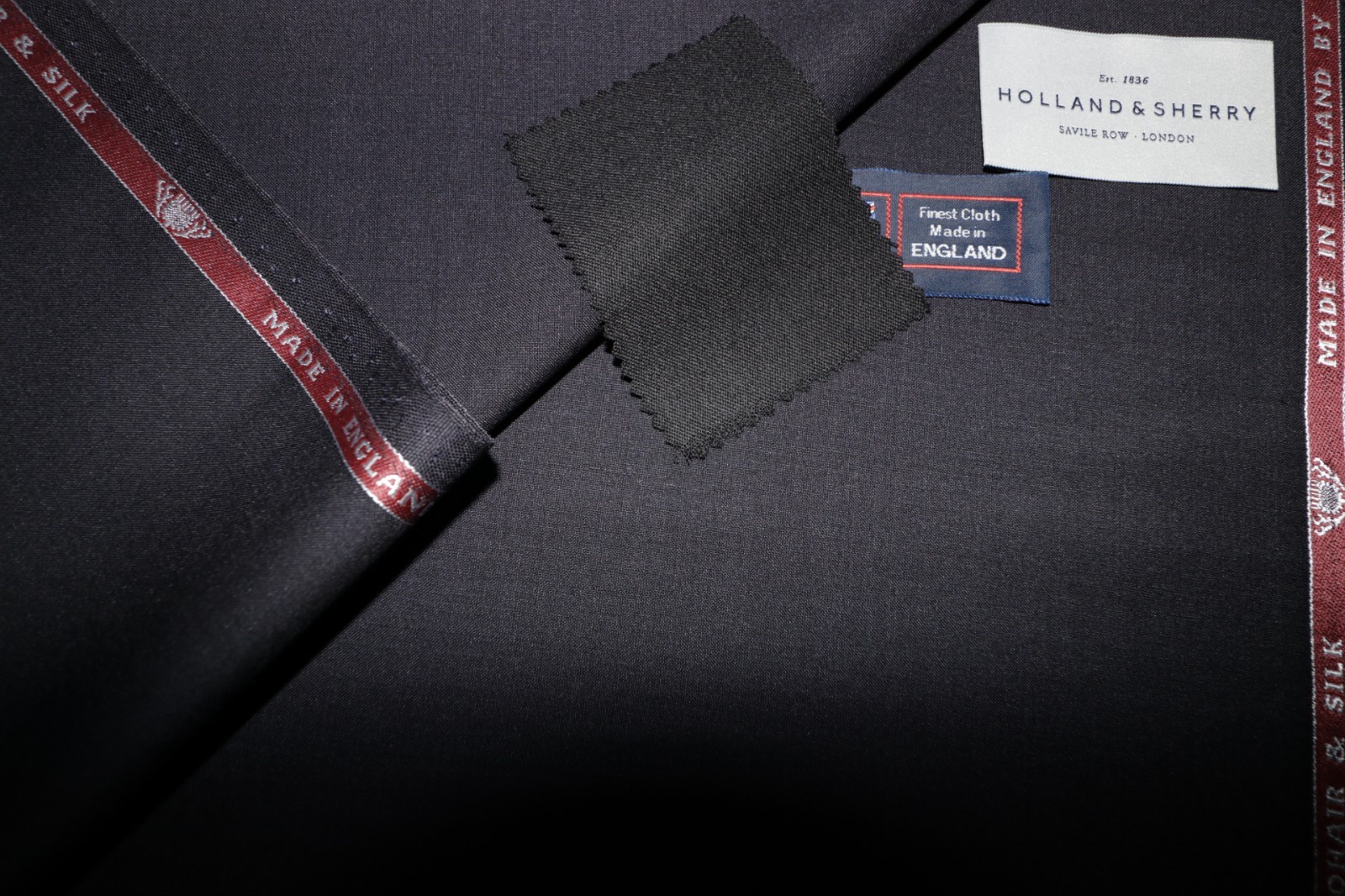 100% SUPER 120’s WOOL SUITING FABRIC MADE IN ENGLAND By Martin Sons & Co.= 3.4 m