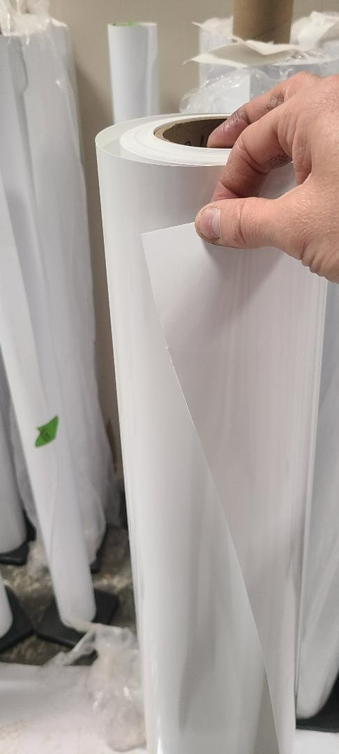 6.0 mil Gloss White Perm Remov Semi-Rigid Self-Adhesive Vinyl Solvent/Latex Roll